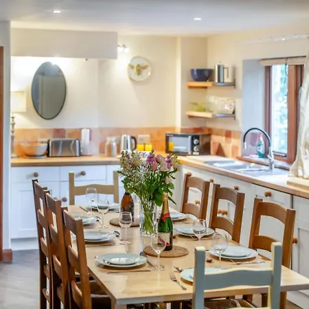 4 Bed In Oc-g33122 *