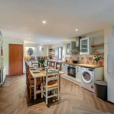 4 Bed In Oc-g33122 بيت للعطل